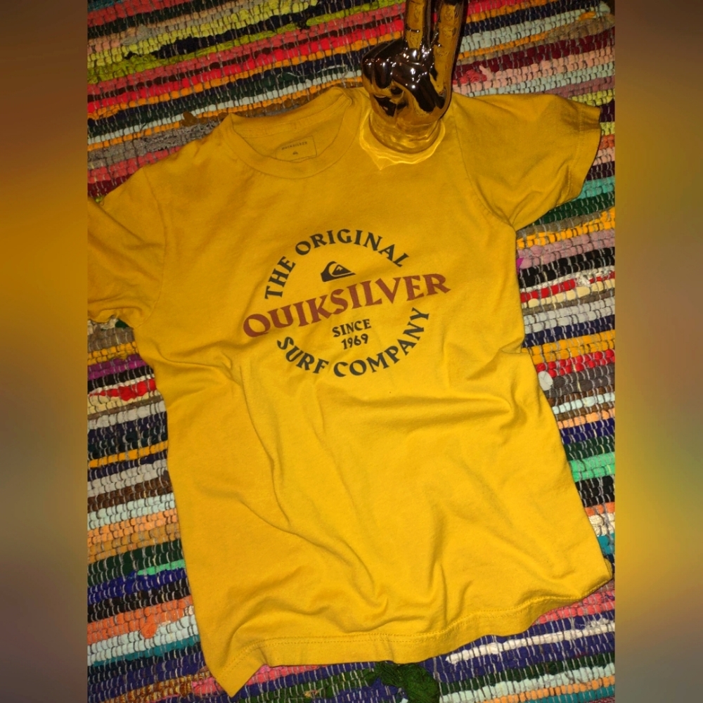 Quiksilver men's small t shirt gold/yellow